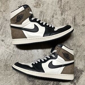 Air Jordan 1 High OG Mocha